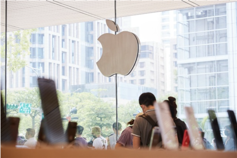 Apple Collaborating with Rivian